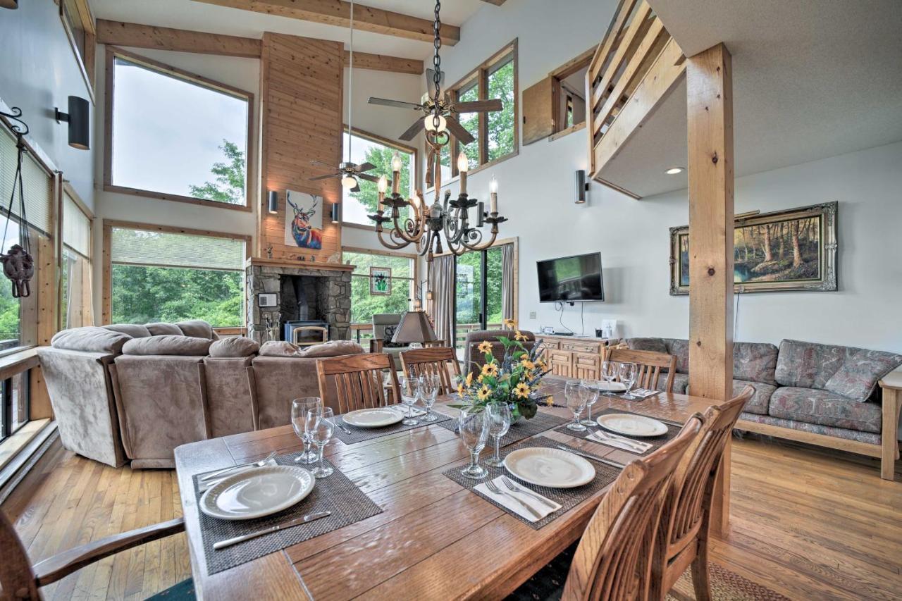 Vibrant Bryson City Home With Mtn Views And Deck! エクステリア 写真