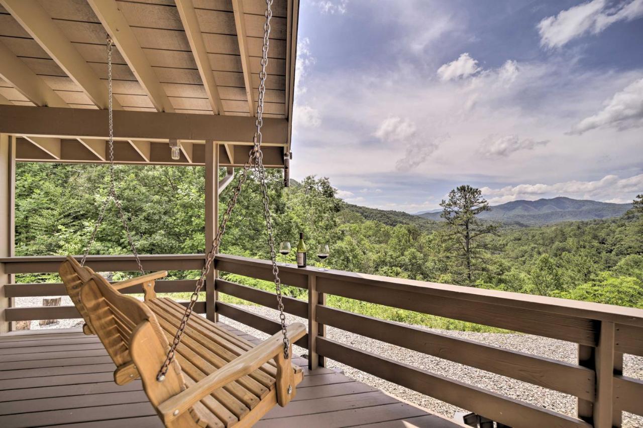Vibrant Bryson City Home With Mtn Views And Deck! エクステリア 写真