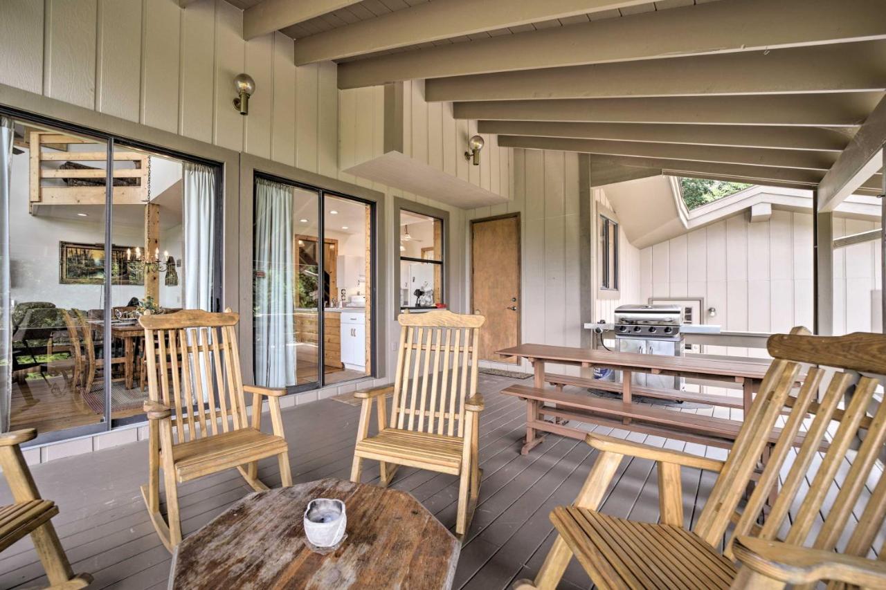 Vibrant Bryson City Home With Mtn Views And Deck! エクステリア 写真