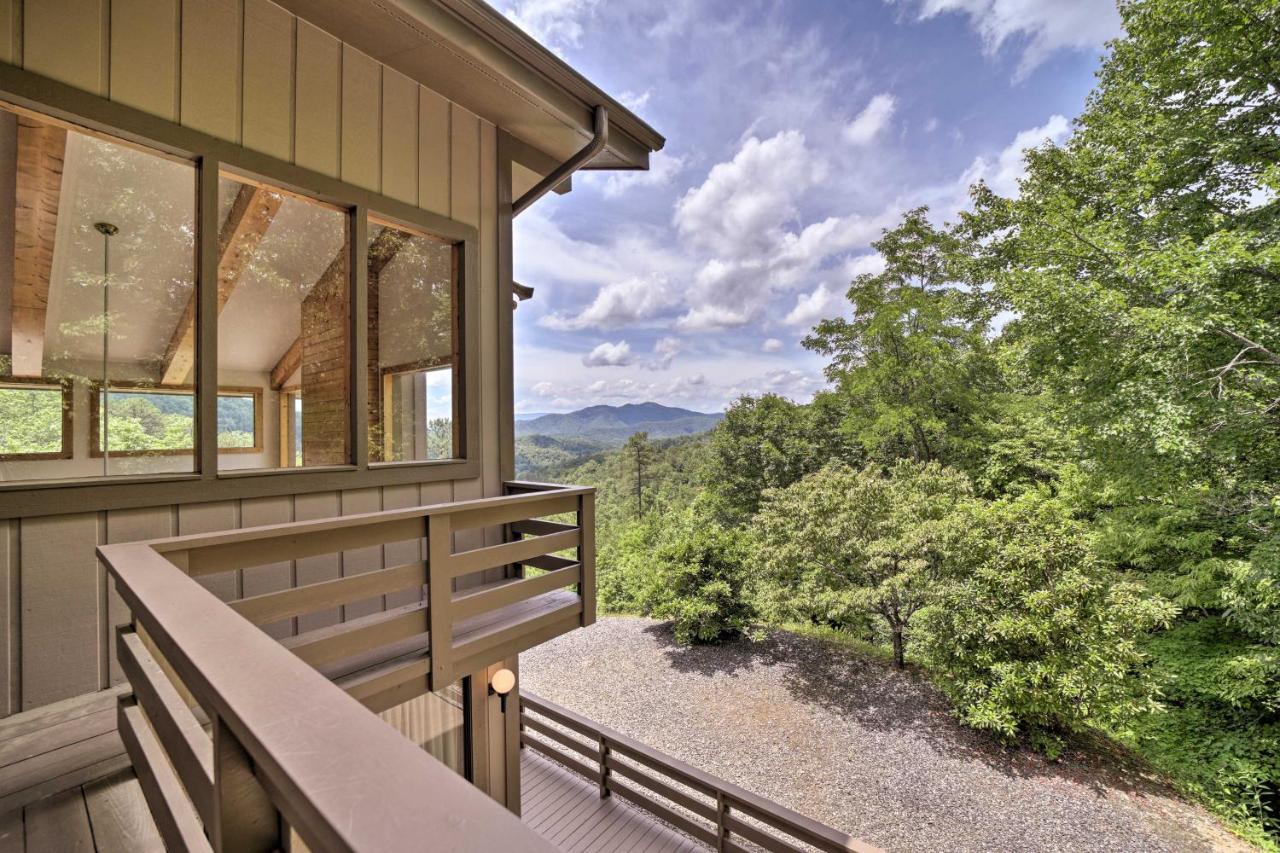 Vibrant Bryson City Home With Mtn Views And Deck! エクステリア 写真