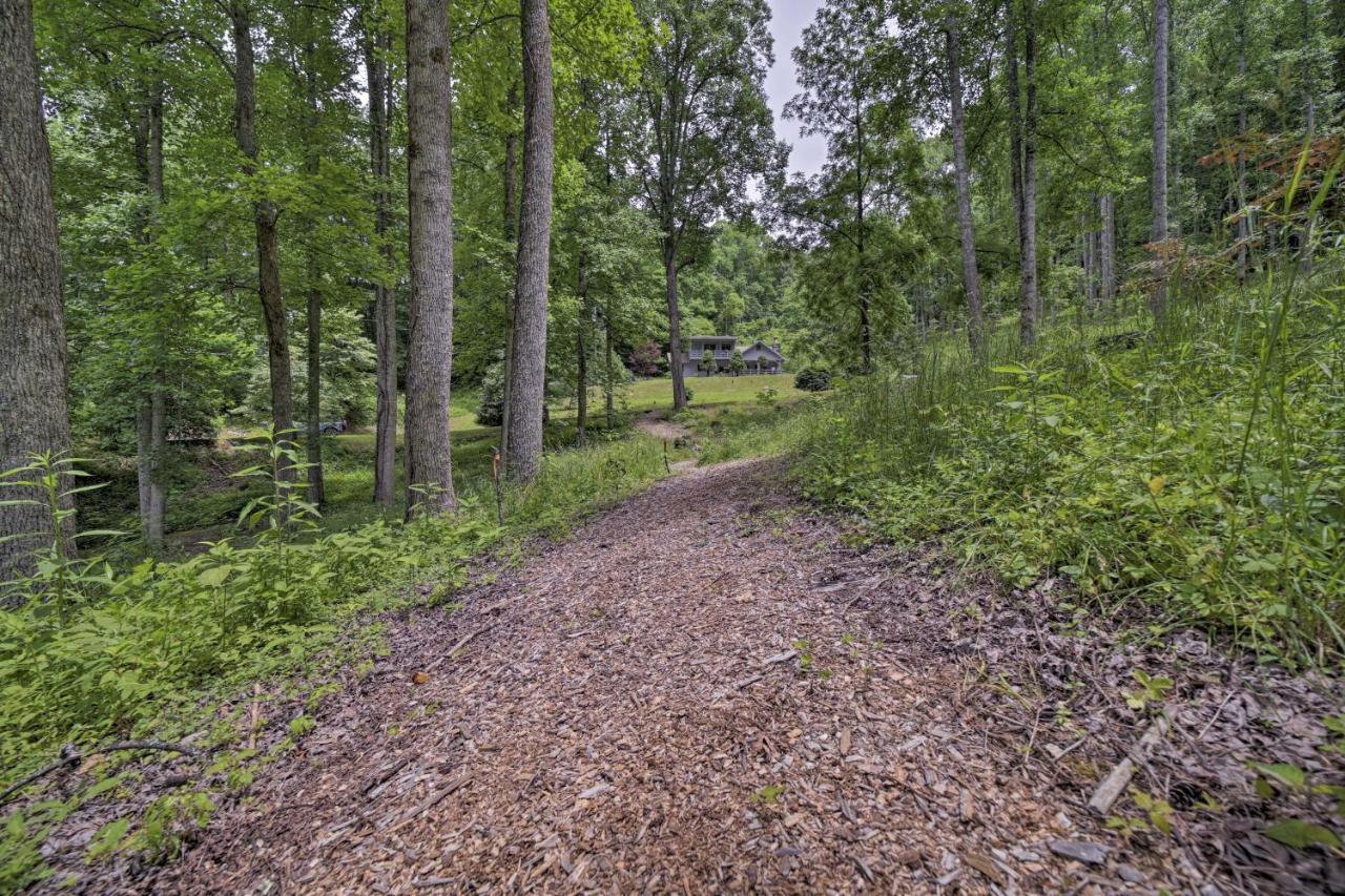 Vibrant Bryson City Home With Mtn Views And Deck! エクステリア 写真